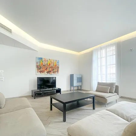 Seventh Apartment