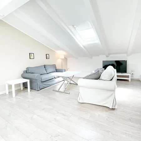 Seventh Apartment *